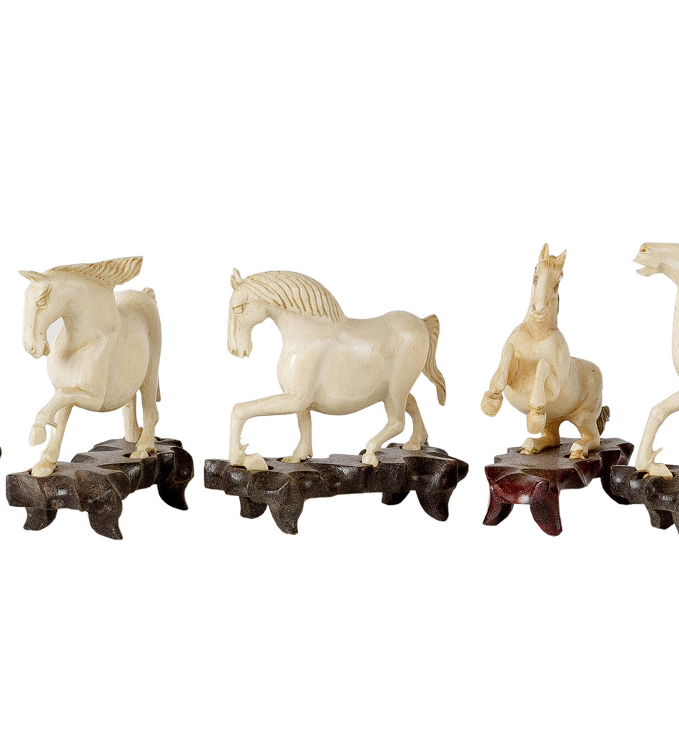 Ivory-horses-sculptures-dramblio-kaulo-skulpturos-5.jpg